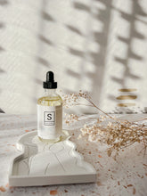 Load image into Gallery viewer, Bath + Shave Oil (Coconut + Vanilla)
